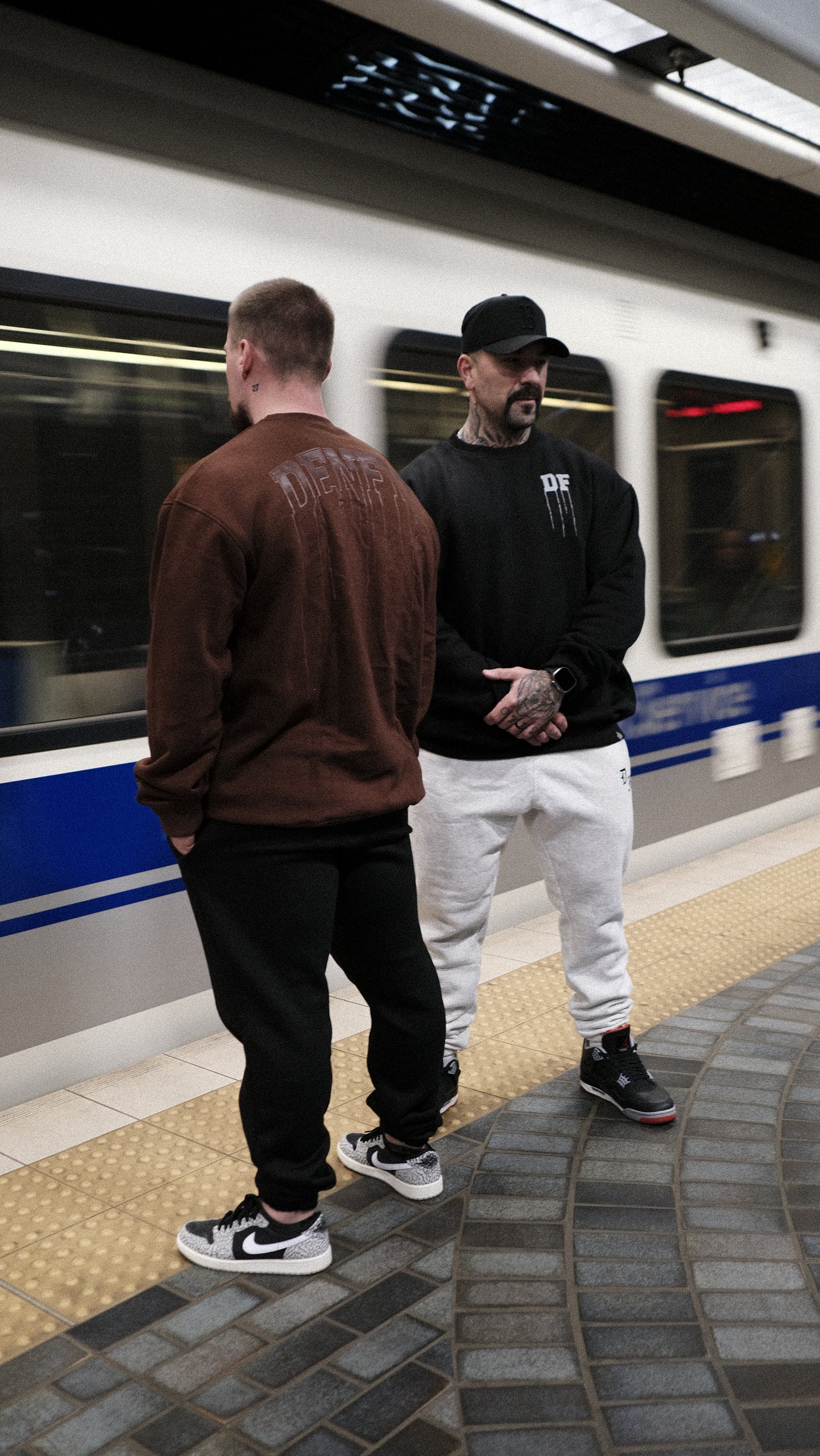 BLACK DRIP CREWNECK